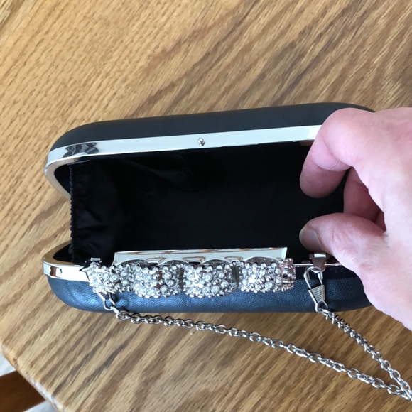 Black Clutch - Picture 3 of 3